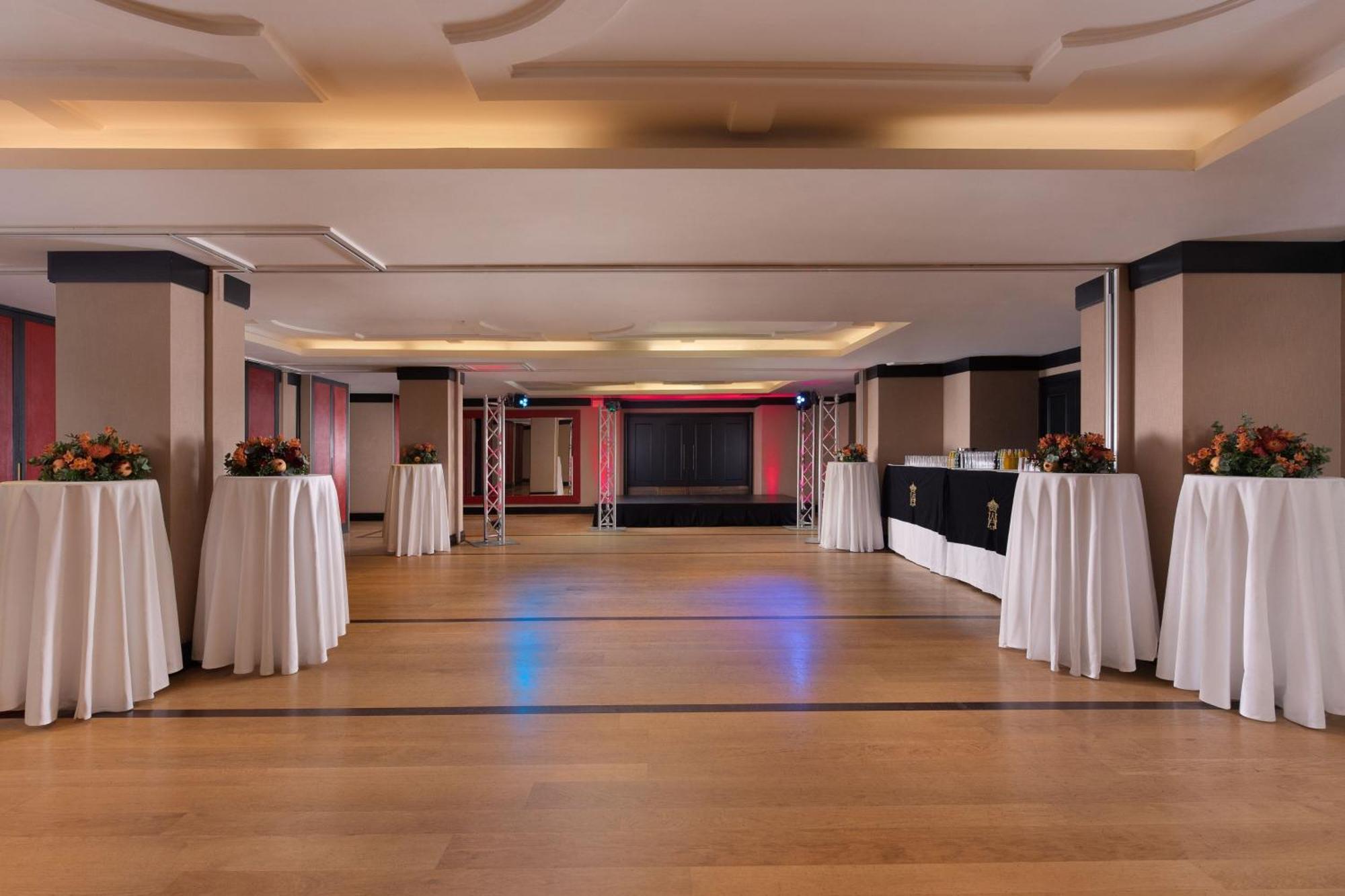 Hotel Alfonso Xiii, A Luxury Collection Hotel, Siviglia Esterno foto The ballroom