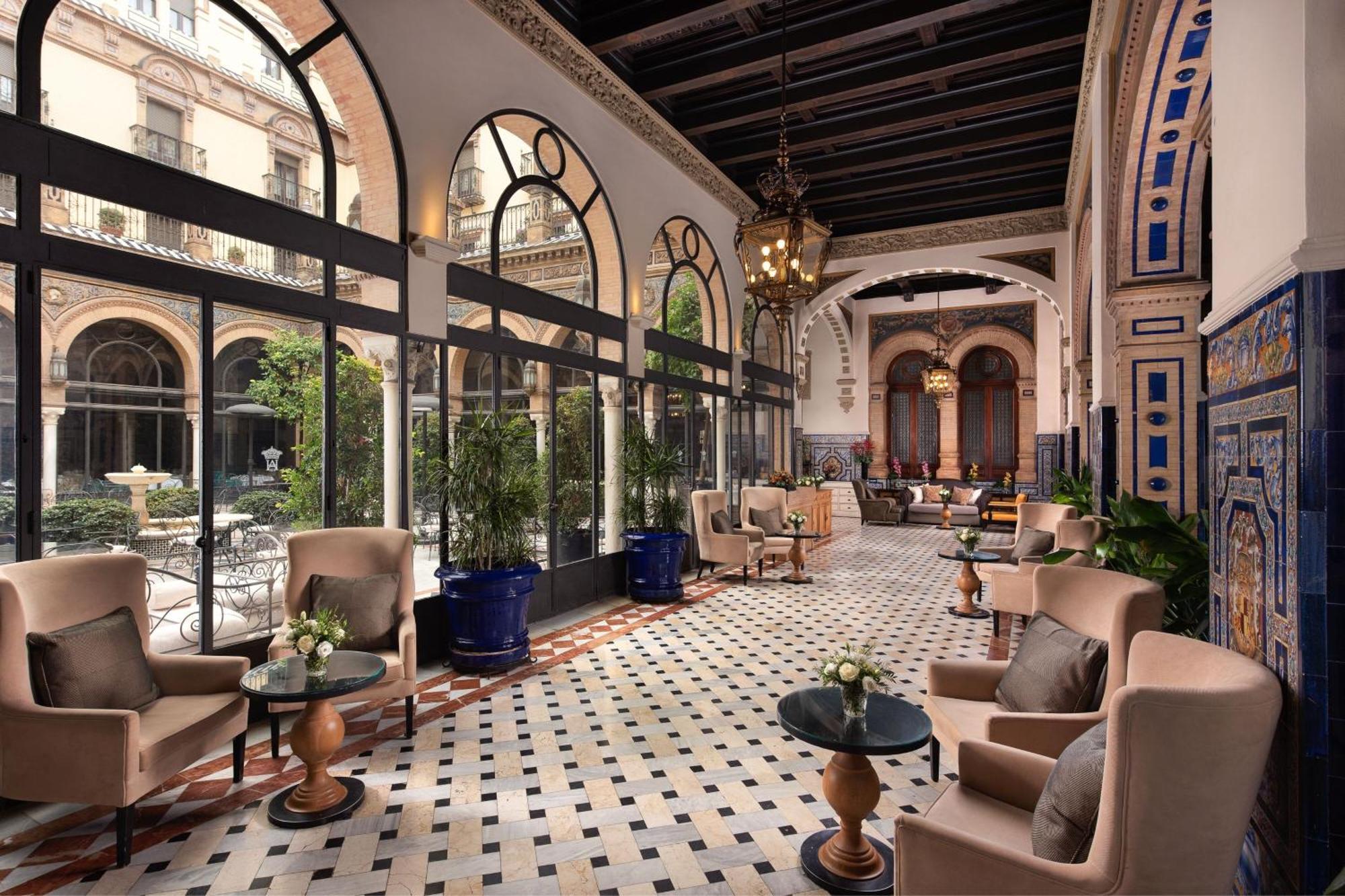 Hotel Alfonso Xiii, A Luxury Collection Hotel, Siviglia Esterno foto The hotel's lobby