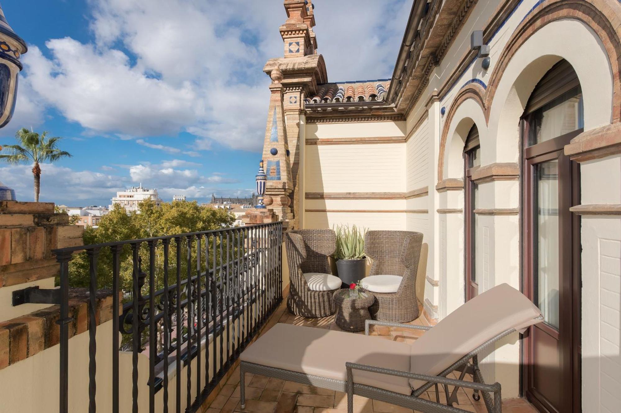 Hotel Alfonso Xiii, A Luxury Collection Hotel, Siviglia Esterno foto Terrace of a suite