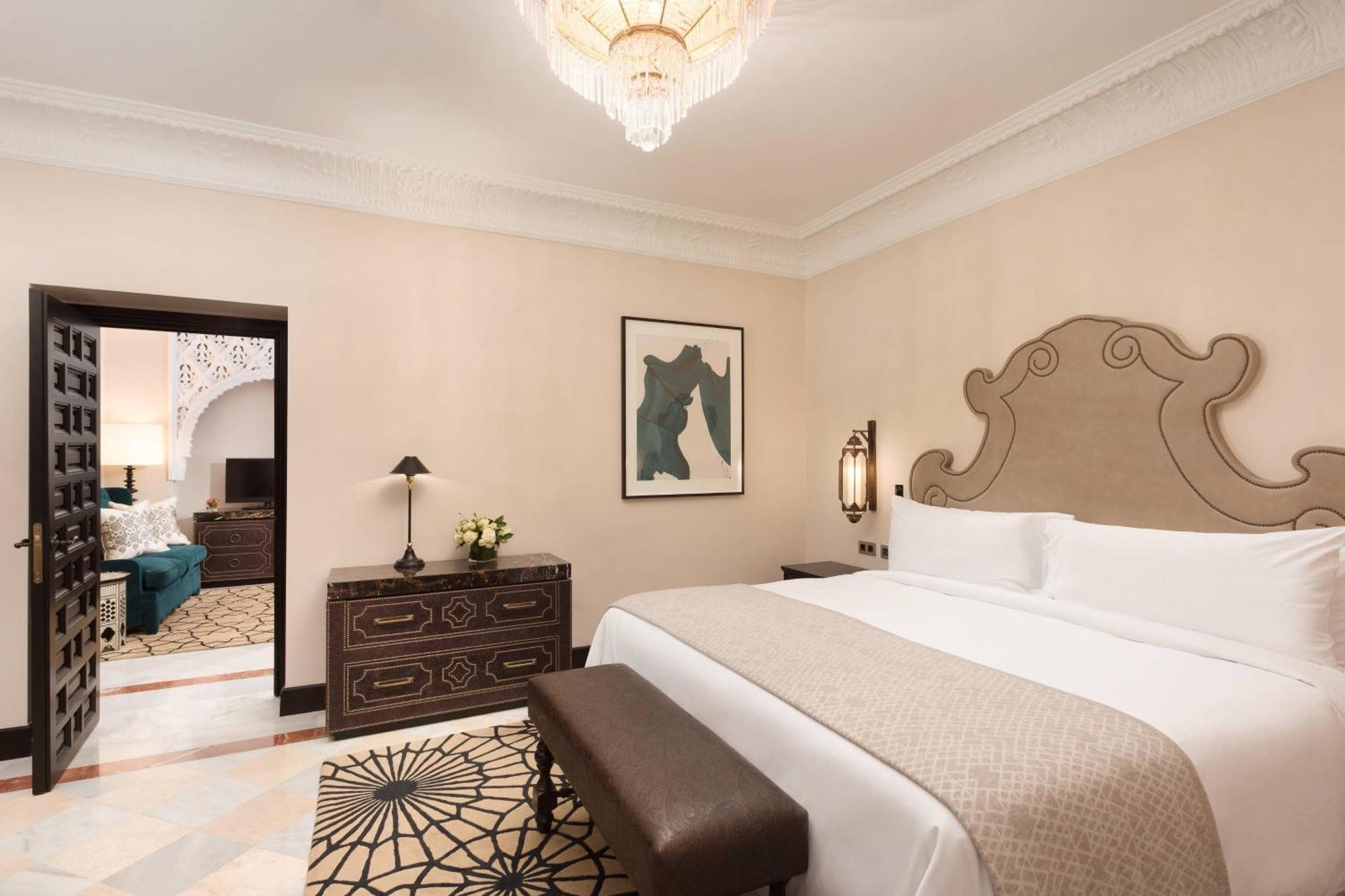 Hotel Alfonso Xiii, A Luxury Collection Hotel, Siviglia Esterno foto A bedroom at the hotel
