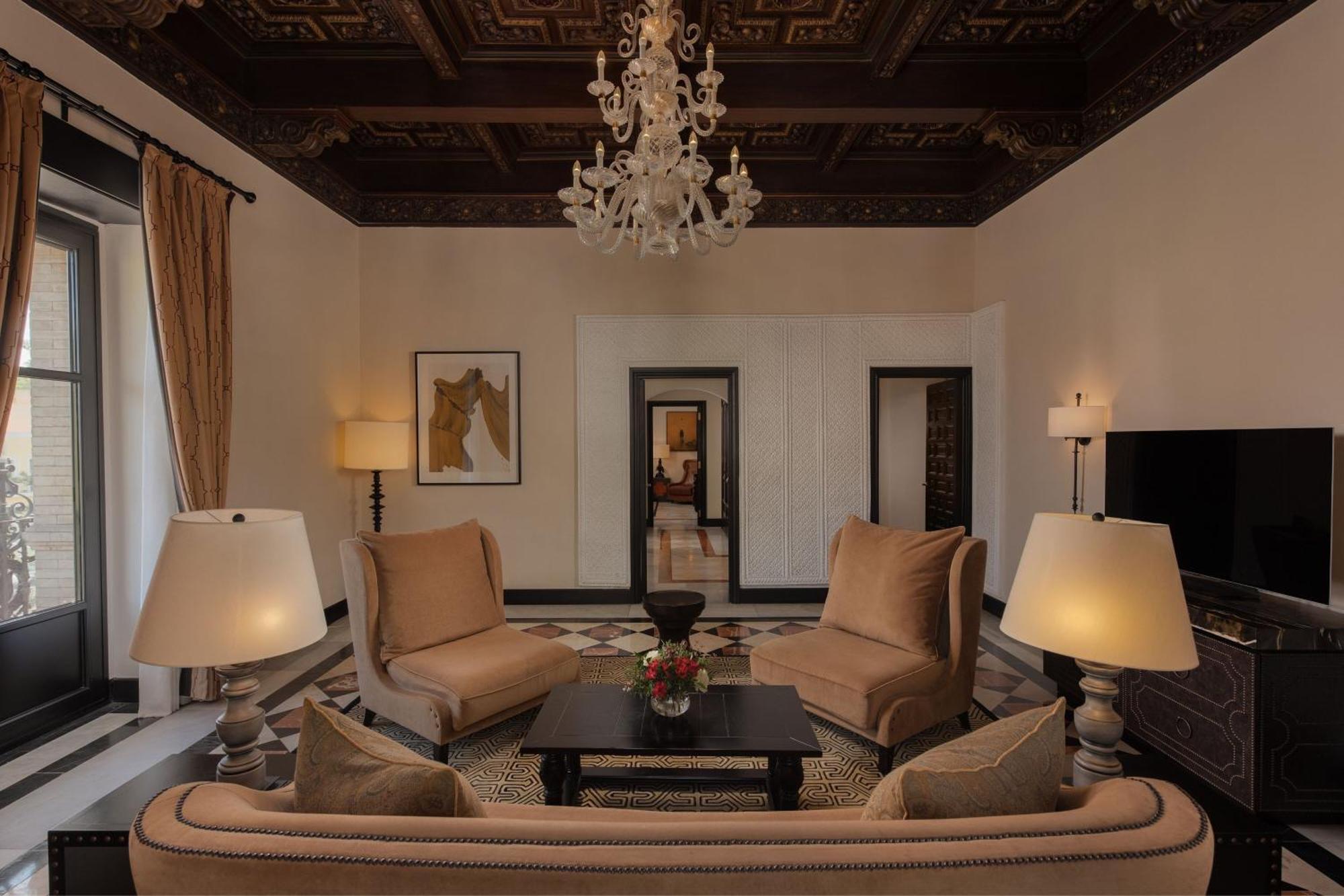 Hotel Alfonso Xiii, A Luxury Collection Hotel, Siviglia Esterno foto A suite at the hotel