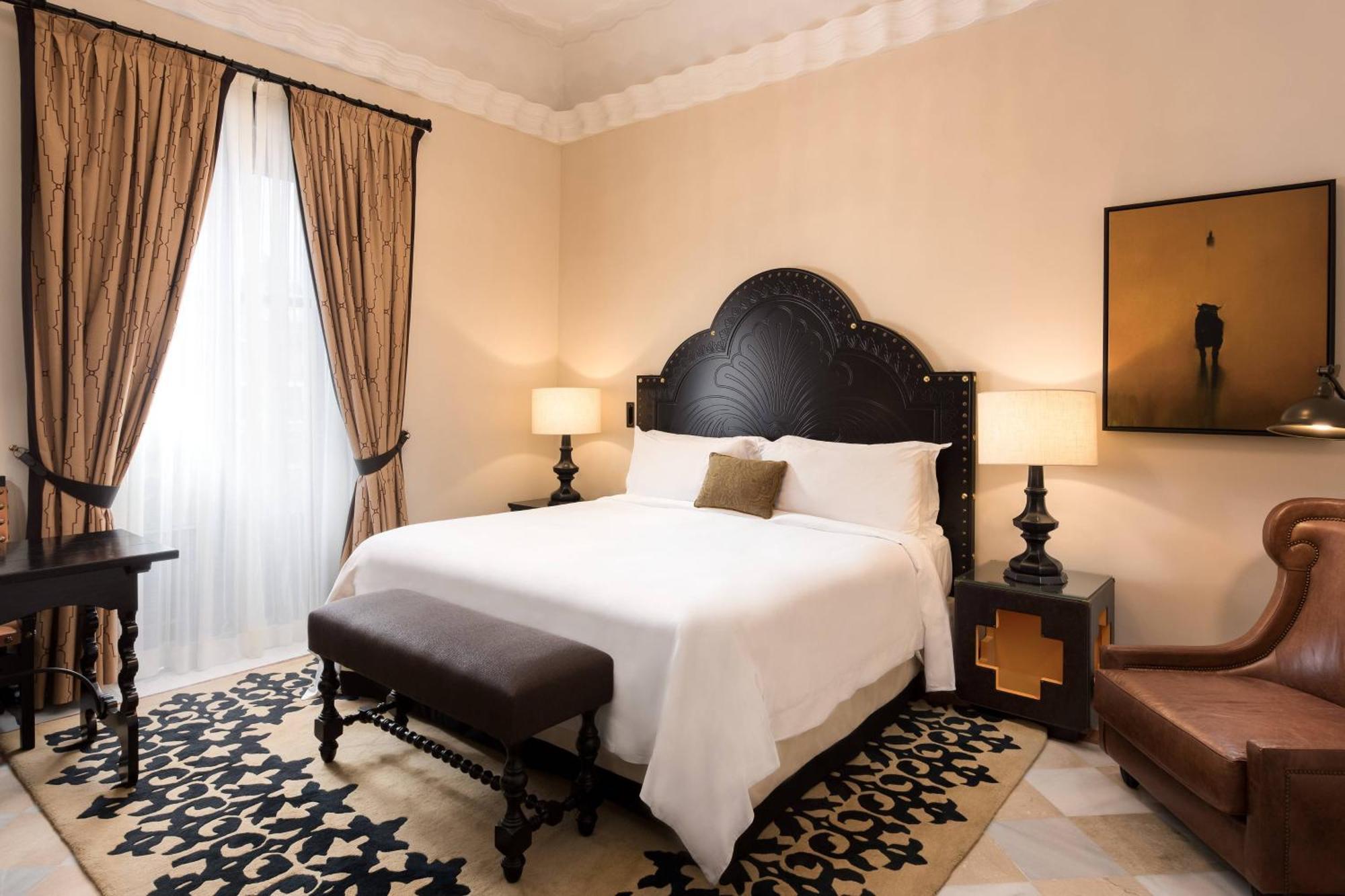 Hotel Alfonso Xiii, A Luxury Collection Hotel, Siviglia Esterno foto A bedroom at the hotel