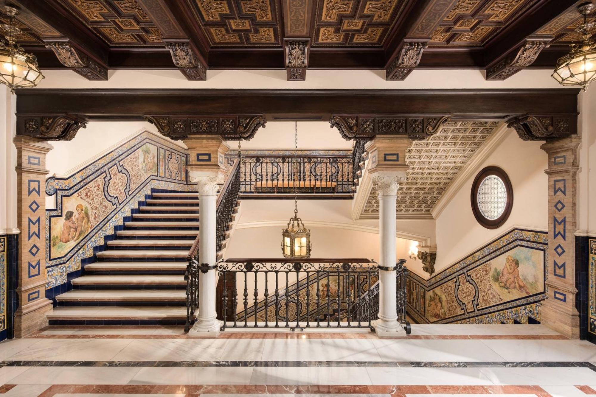 Hotel Alfonso Xiii, A Luxury Collection Hotel, Siviglia Esterno foto The staircase